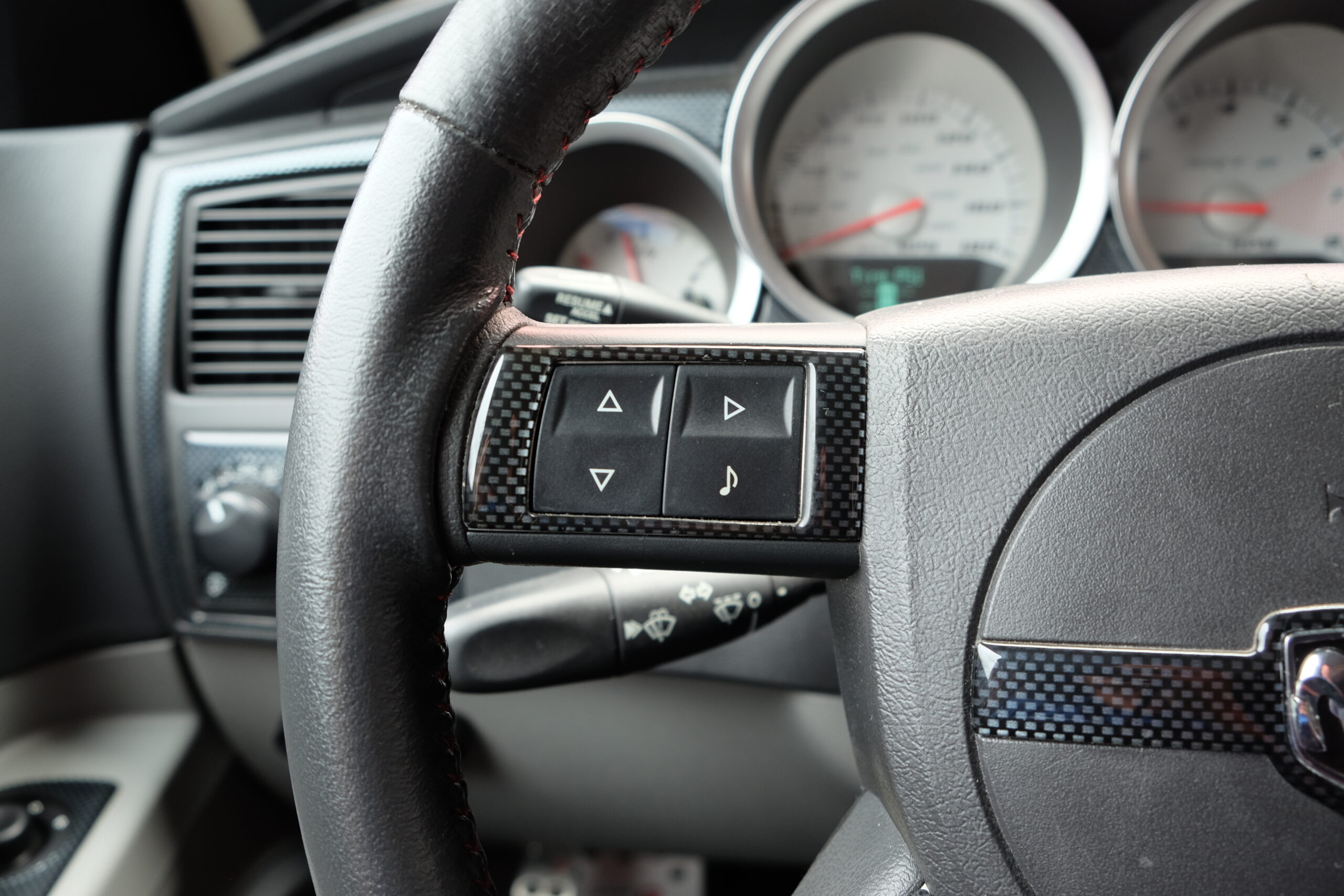 ダッジ マグナム SRT-8 新車並行