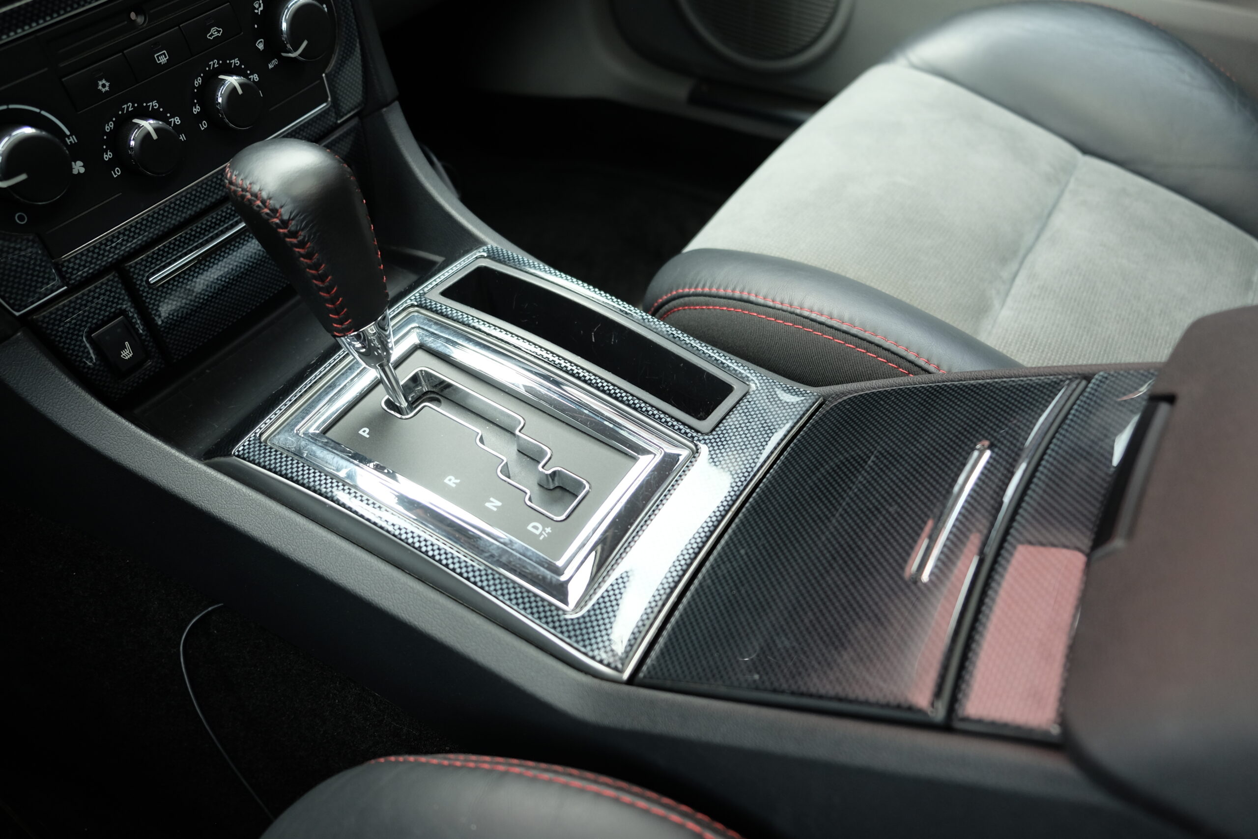 ダッジ マグナム SRT-8 新車並行